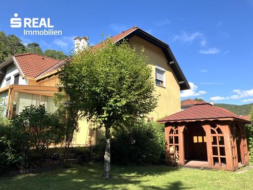 Ein kleines Haus mit gro�em Herz - samt Gartenparadies
