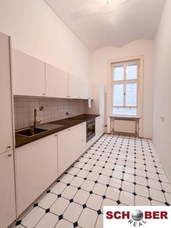 Helle Altbauwohnung mit 2,5 Zimmer im 2. OG ohne Lift