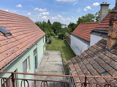 WOHNHAUS MIT 2 WOHNEINHEITEN UND GROSSEM GARTEN, SCHUPPEN UND NEBENGEB�UDE - RUHELAGE!