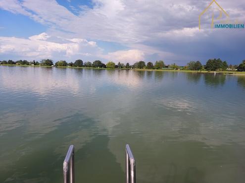 BUNGALOW AM SEE IN DIREKTER 1.REIHE - UFERPARZELLE