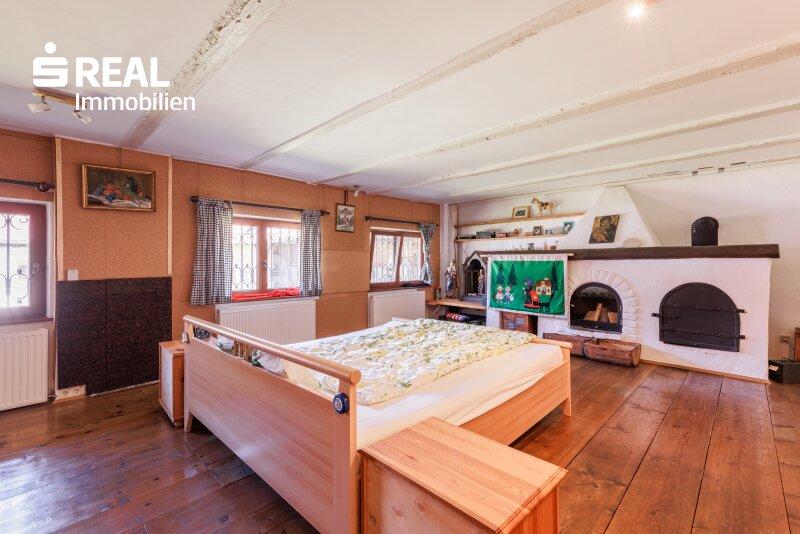 Schlafzimmer 1