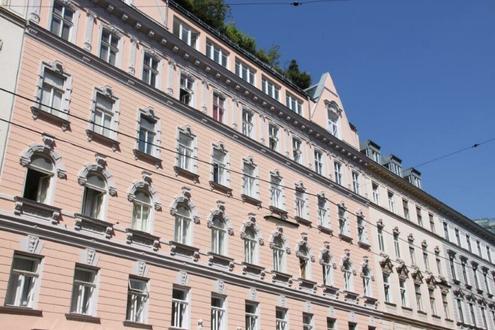LIECHTENSTEINSTRASSE, unbefristete 42 m2 Altbau, 2 Zimmer, K�che, Parketten, Duschbad, Hofruhelage
