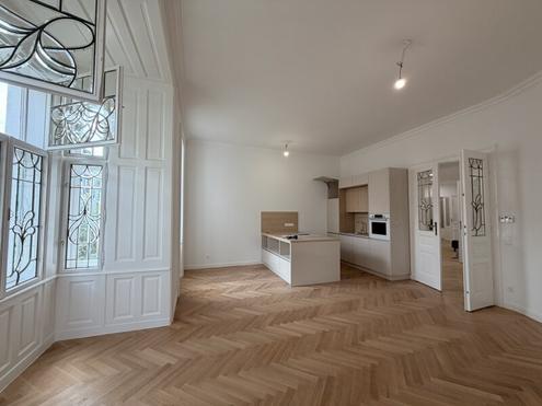 Laurentiusplatz - Erstbezug nach Generalsanierung, zentraler 5 Zimmer Altbau