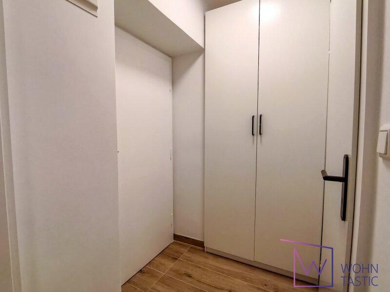 Vorzimmer mit Einbaukasten
