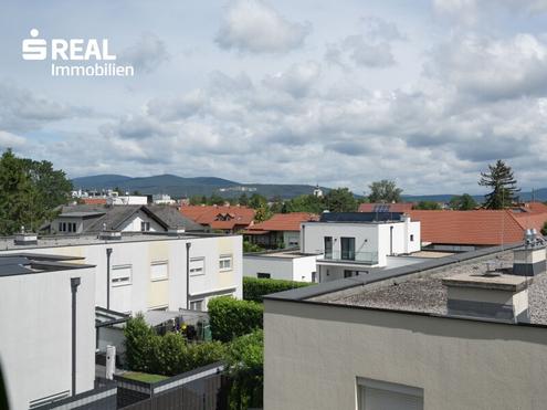 Ruhige S�dlage im Innenhof - 70,79m� mit Wohnk�che und 2 Zimmer, Bad, WC, Abstellraum, 7,78m� Balkon und Parkplatz!