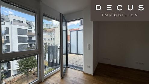 / TOLLE ANBINDUNG /ZWEI ZIMMER/ 2. OG / IN DEN  INNENHOF AUSGERICHTET / AB SOFORT  VERF�GBAR