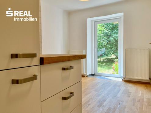 SCHICKE kleine WOHNUNG in allerbester LAGE mit TERRASSE