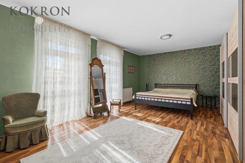 Masterbedroom: hier k�nnen auch 2 weitere Zimmer entstehen.