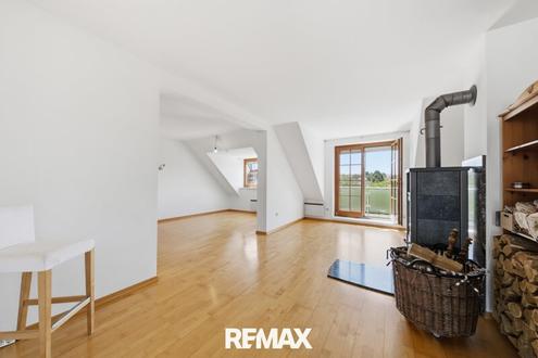 Sonnentraum mit Loggia: Großzügiges Wohnen in zentraler Lage von Hollabrunn!