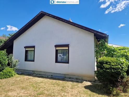 Sch�nes Grundst�ck in ruhiger Lage mit Wochenendhaus in Bad Erlach