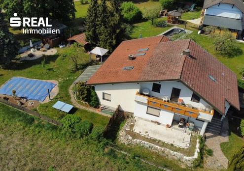 Großzügiges Wohnhaus mit zwei Wohneinheiten