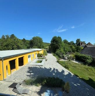 Wohnen Sie noch oder leben Sie schon �berragende Liegenschaft im Bezirk Baden - Pool, Nebengeb�ude, landwirtschaftliche Fl�chen