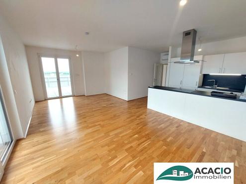 geräumige 4-Zimmer Dachgeschoßwohnung mit zwei großen Terrassen zum Wohlfühlen! Leben im Grünen, aber nahe der Stadt! Tiefgaragenplatz optional verfügbar!