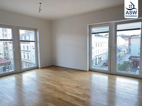 Moderne, sehr zentral gelegene 3-Zi-Wohnung, 71m� mit Fu�bodenheizung, Badewanne & Aufzug!