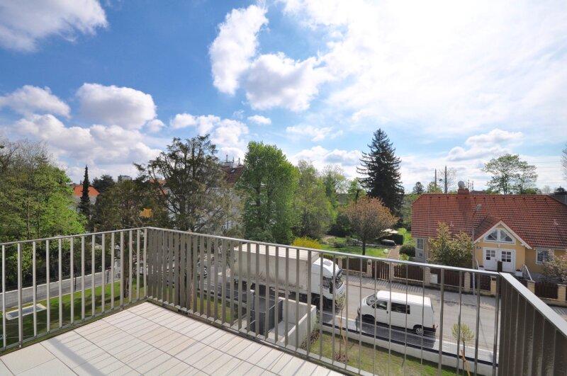 gro�z�giger Balkon