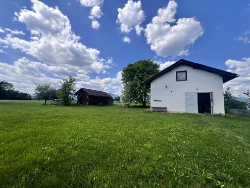 Grundst�ck mit Wirtschaftsgeb�ude und Ger�teschuppen in Spielberg