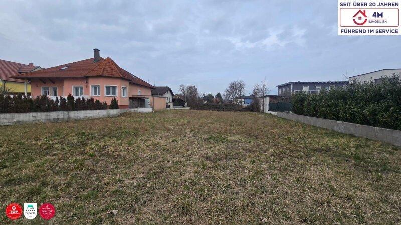 Grundst�ck Ansicht von der Stra�e