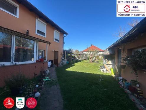 Stilvolles Zweifamilienhaus mit gro�em Privatgarten - Gro�z�giges Wohnen auf zwei Ebenen