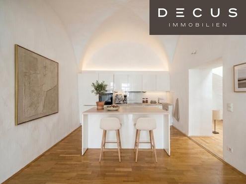 | STILVOLLE 2-ZIMMER-ALTBAUWOHNUNG | 2. OG | ca. 76,21m� | BESTLAGE | HAUPTPLATZ | INNENSTADT