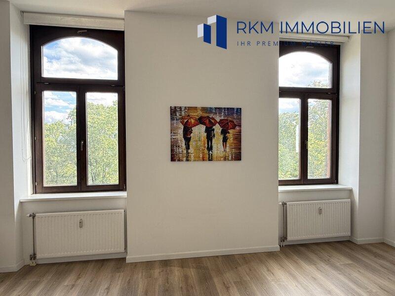 Holzfenster & Blick ins Gr�ne