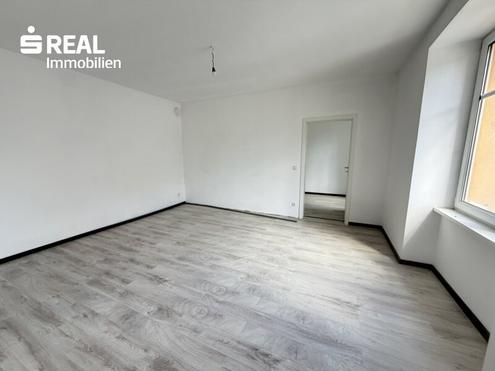 Leistbare Eigentumswohnung mit zwei Stellpl�tzen und Gestaltungspotenzial