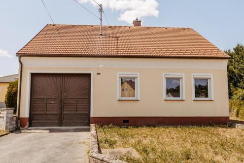 Landhaus mit Typisch Weinviertler "Trett�n