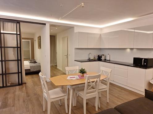 2 Apartments mit 2 Eingängen im EG auch als Praxis, Salon nutzbar