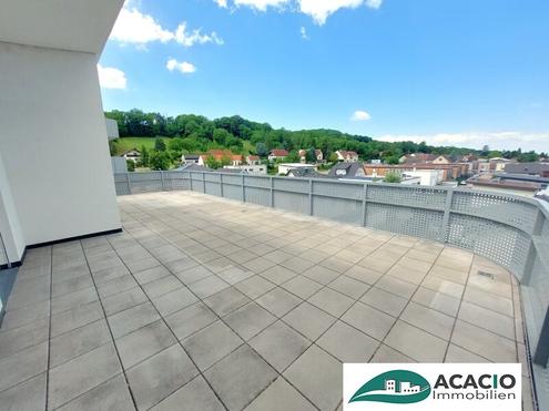 helle 3-Zimmer Dachgeschoßwohnung mit großzügiger Terrasse im Wohnpark Tullnerfeld - im Grünen wohnen, aber in der Stadt arbeiten - Tiefgaragenplatz optional möglich!