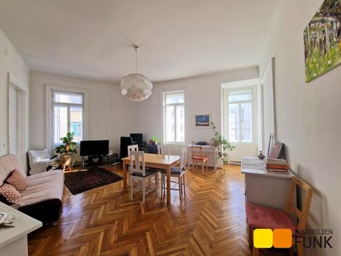 Bezaubernde, helle 3-Zimmer Altbauwohnung