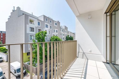 Nahe U4! Gut aufgeteilte 2-Zimmer-Wohnung mit Loggia im 15. Bezirk!