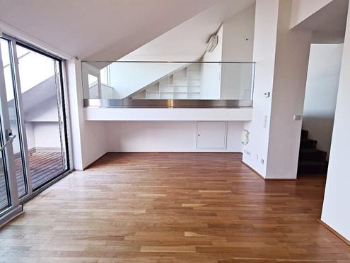 STUMPERGASSE, 104 m2 Dachgescho� mit 14 m2 Freifl�che, 2 Zimmer, Wohnk�che, Wannenbad, Parketten, Klimaanlage, FUZO Mariahilfer Stra�e