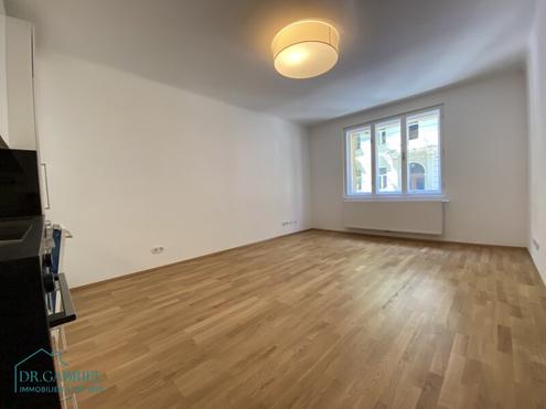 GENERALSANIERTE 3-ZIMMER-WOHNUNG - HOCHPARTERRE - KEINE WG !!