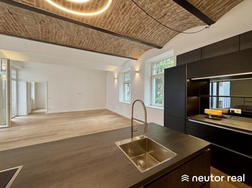 Einzigartiges Designer-Atelier in Hofruhelage mit gro�z�gigem Balkon | Bestandsfrei