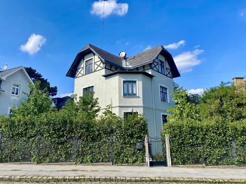 Elegante Vorstadt-Altbauvilla zur langfristigen Vermietung in Gr�nruhelage