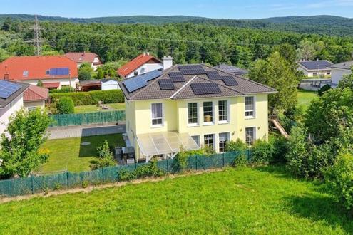 Familienidylle im Gr�nen: Modernes 6-Zimmer-Haus mit Garten und Anlage