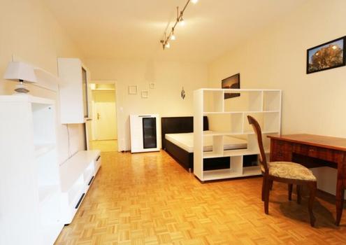 Charmante Balkonwohnung in Ruhelage - 1 Zimmer + getrennte K�che - befristet vermietet bis 2027 !