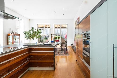 RARIT�T: Exklusives Wohnjuwel in 1090 Wien - Architektur trifft Gartenidylle im Liftstock