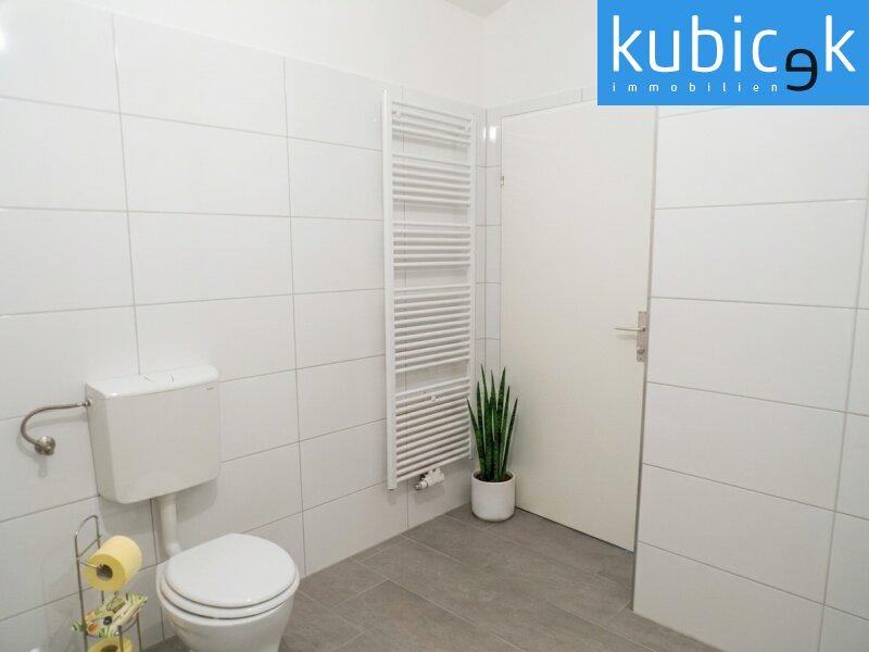 Badezimmer mit WC und Handtuchheizk�rper