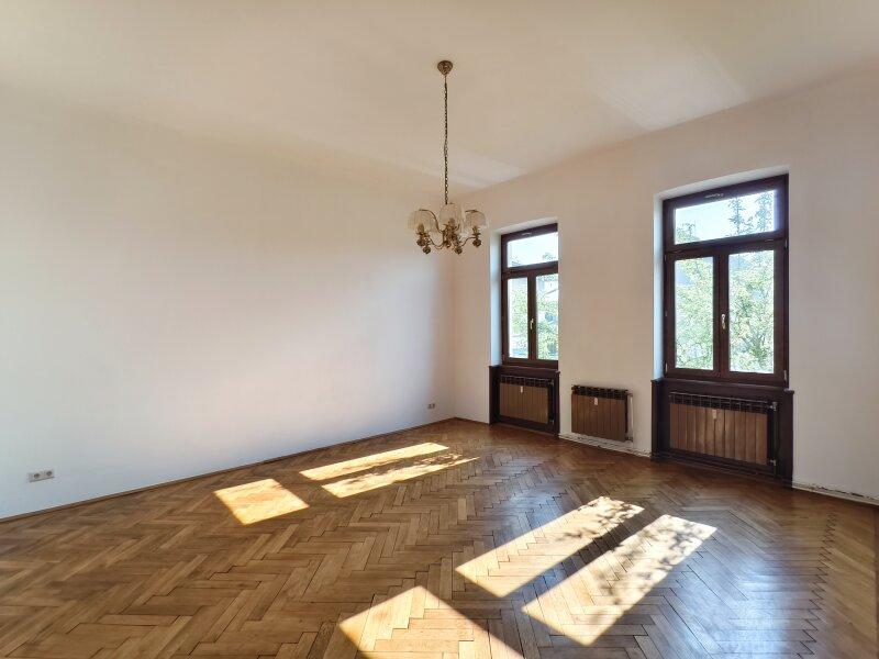 gro�es Zimmer gartenseitig