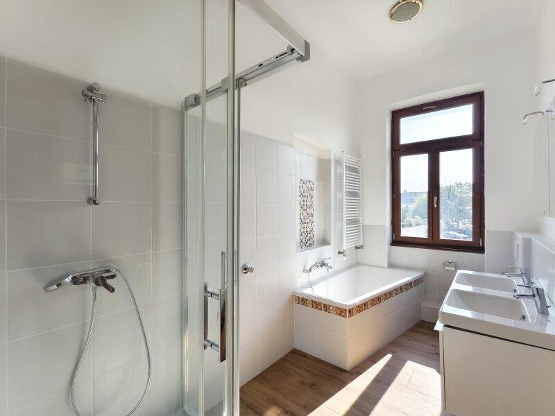 Badezimmer gartenseitig