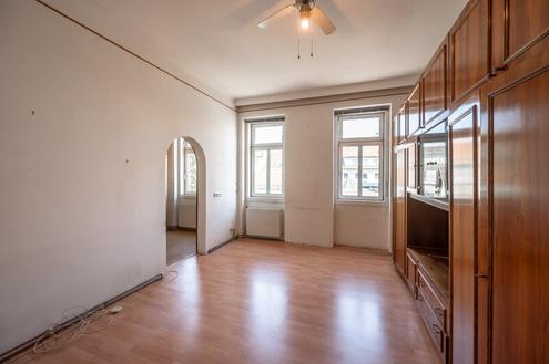 ++NEU++ Gro�e 4-Zimmer-Altbauwohnung mit ca. 7 m� Balkon - Viel Platz & Potenzial!