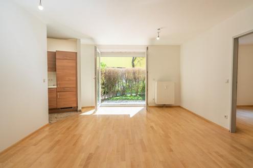 FRISCH RENOVIERTER 2 Zimmer GARTENTRAUM in absoluter RUHELAGE direkt an der U4 und U6