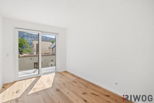 Moderne Dachgeschoss-Neubau mit XXL-Dachterrasse vielen Technischen Raffinessen in U-Bahn nähe