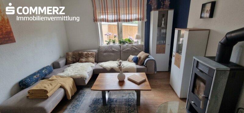 Wohnzimmer_KI bearbeitet