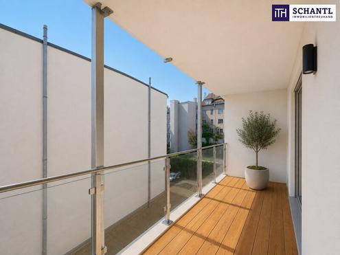 Exklusives Wohnen auf einer ganzen Etage - kernsanierter Stilaltbau mit zwei Balkonen und 6 Zimmer!