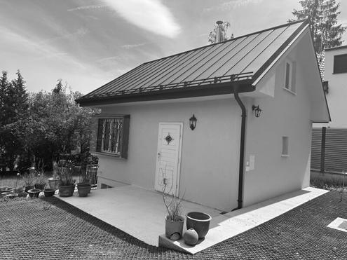 Gro�er Garten mit kleinem H�uschen