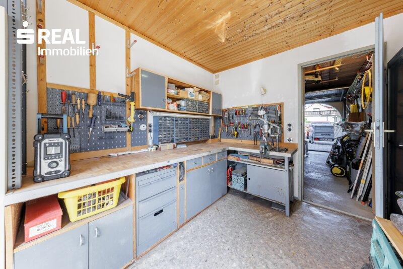 Werkst�tte und Garage