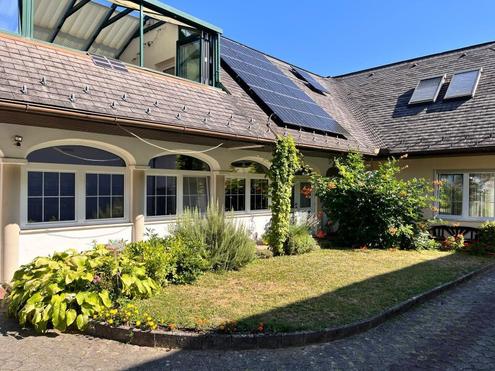 Stilvolles Einfamilienhaus in idyllischer ruhiger Lage in Großpetersdorf