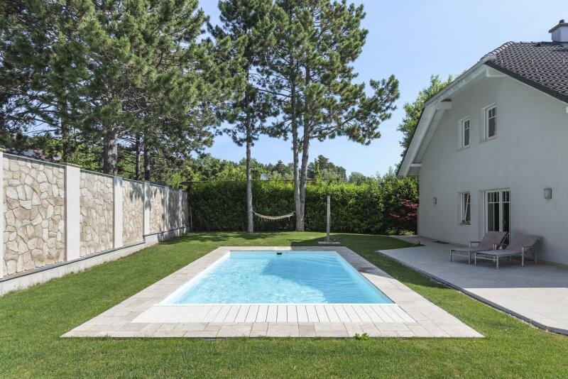 Au�enbereich mit Pool