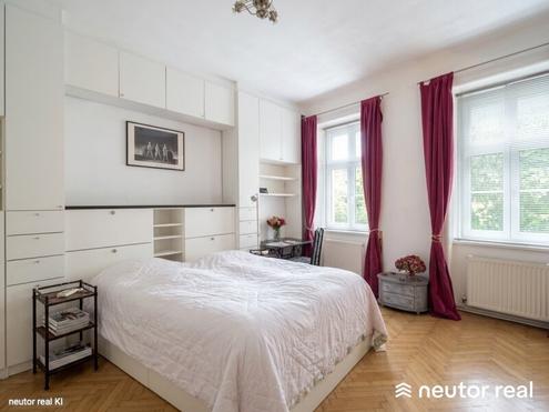 Gro�z�gige 4-Zimmer Wohnung mit 113m� | Teilsanierter Altbau | mit Lift